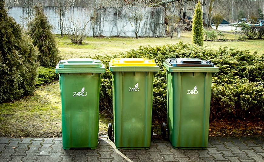 Šķiro bez maksas pie privātmājas namdurvīm!