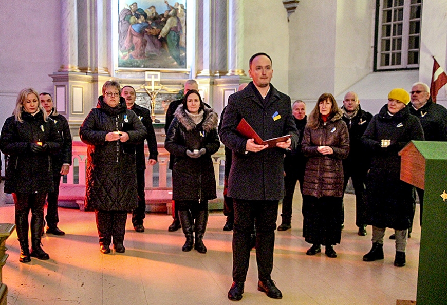 Limbažu novads mītiņos pauž atbalstu un solidaritāti Ukrainai