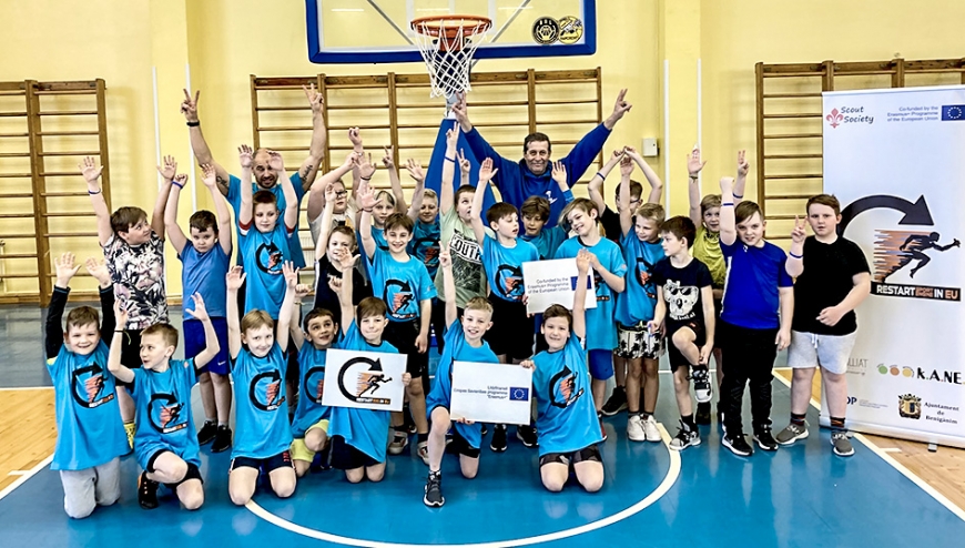 Jaunākie basketbolisti Limbažos  ar stafetēm “kustina Eiropu”