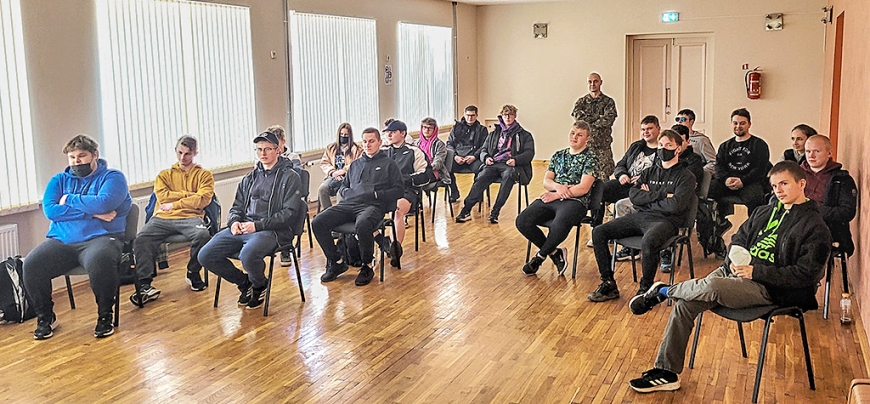 RVT Limbažu teritoriālajā struktūrvienībā viesojās Nacionālās aizsardzības akadēmijas virsnieks