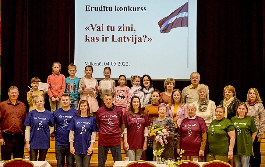 Erudītu konkursā «Vai tu zini, kas ir Latvija?» uzvar ķirbižnieki – «Vālodzes» un «Ozoli»