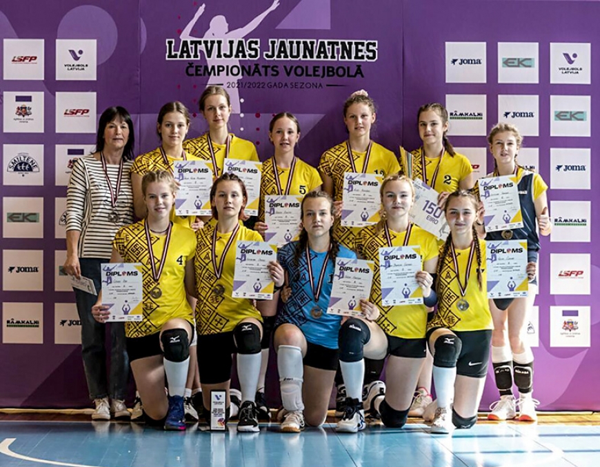 Mūsu U-15 volejbolistes – Latvijas vicečempiones