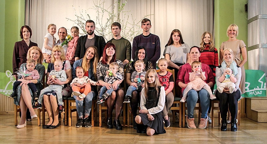 Svētkus svin mazie novadnieki