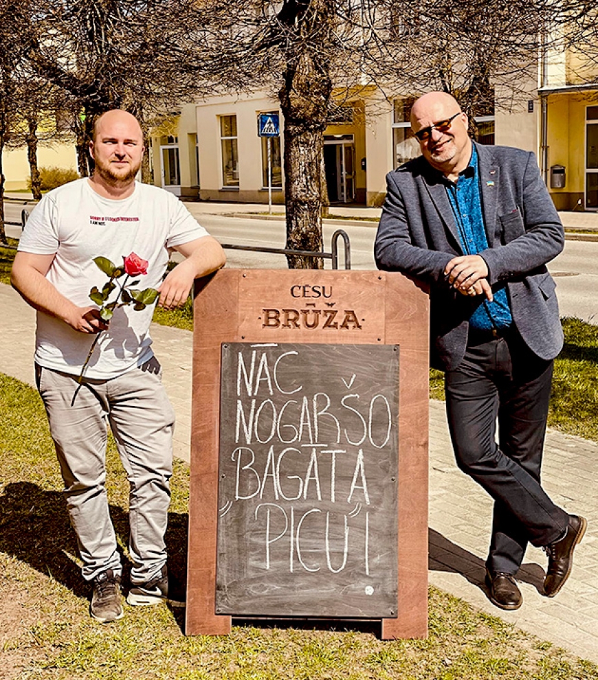 Limbažnieks atver picēriju Valkā
