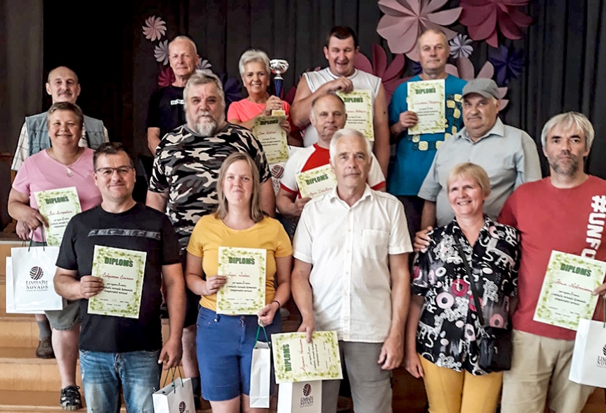 Novusa čempionātā sacenšas «Klusie», «Pozitīvie», «Foršie», «Vietējie»…