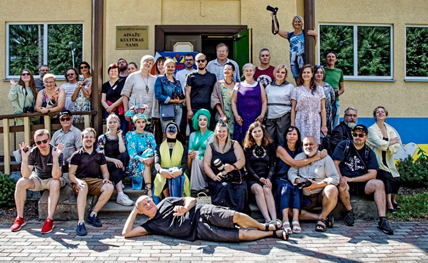 Fotoplenērā Ainažos profesionāļi tikās ar amatieriem