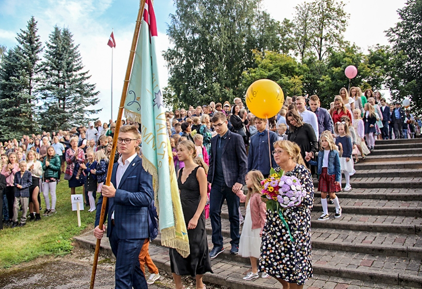 Uz skolu – ar sapņiem, apņēmību un vasaras stāstiem