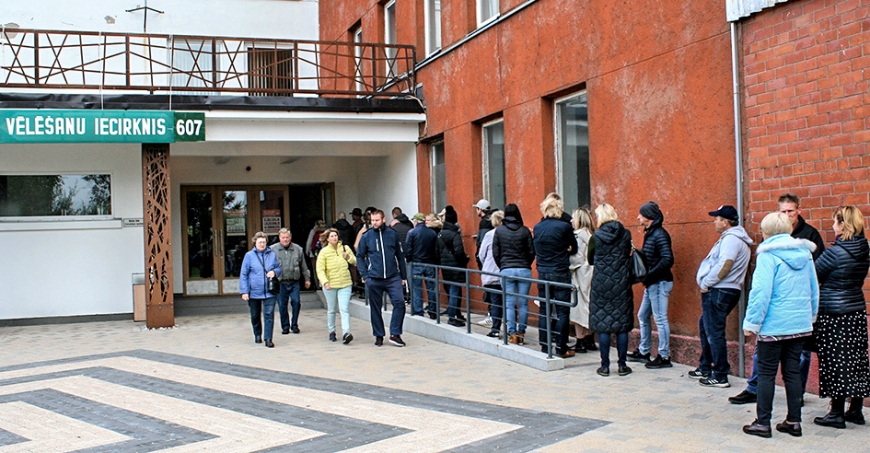 14. Saeimas vēlēšanās –  gana liela balsotāju aktivitāte
