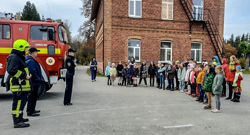 Lēdurgas BUB ar skolēniem pārrunā ugunsdrošības jautājumus