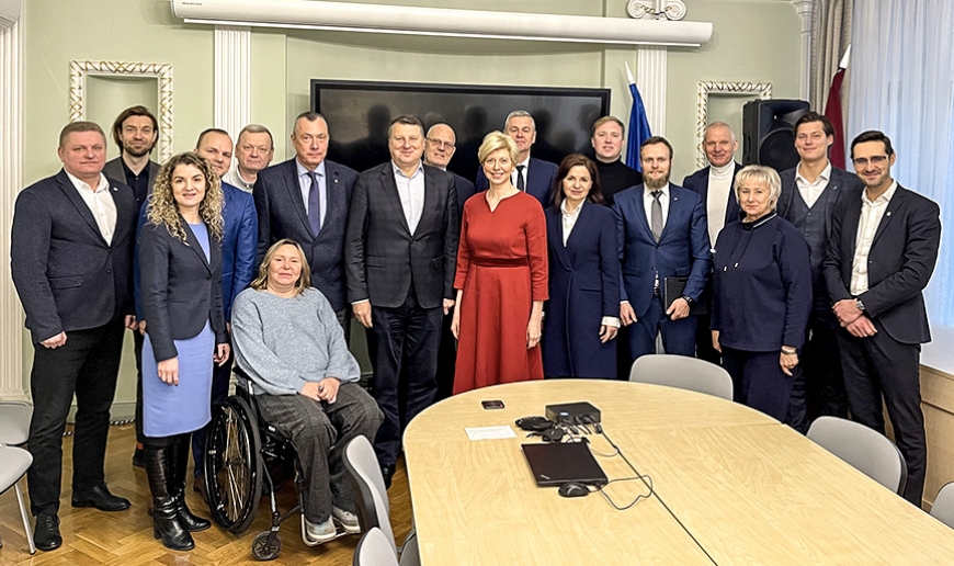 Sporta jomas pārstāvji tiekas ar izglītības un zinātnes ministri