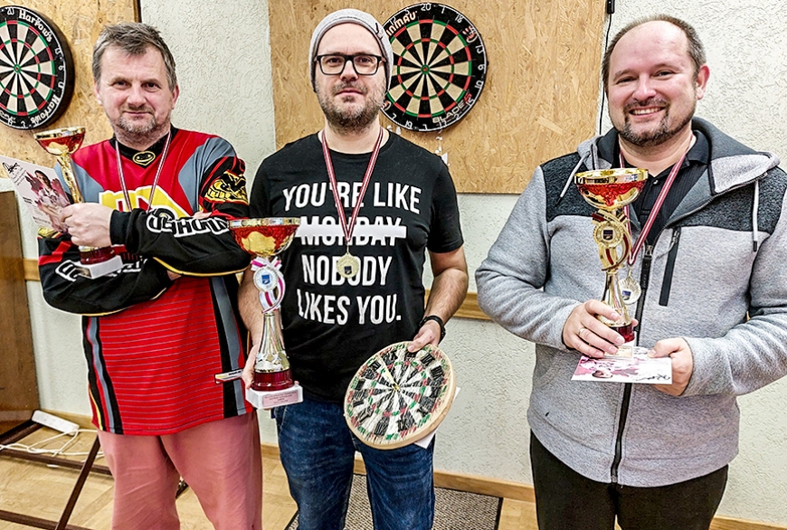 Skultē aizvadīts atklātais čempionāts šautriņu mešanā