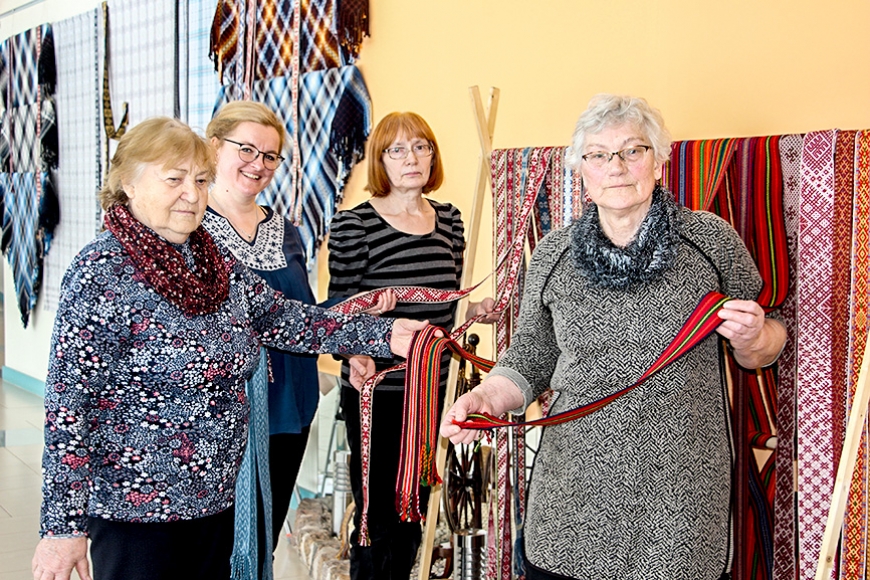 Biedrība «9 arodi» aicina uz izstādi «Limbažnieces auž»