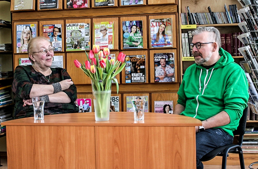 Salacgrīvas bibliotēkā sarunas ar rakstnieku un tulkotāju Ilmāru Zvirgzdu