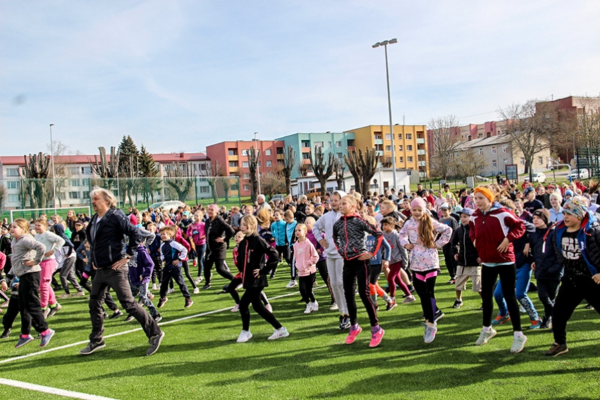 Arī mūspusē Olimpiskajā dienā – soli pa solim sportiņā!