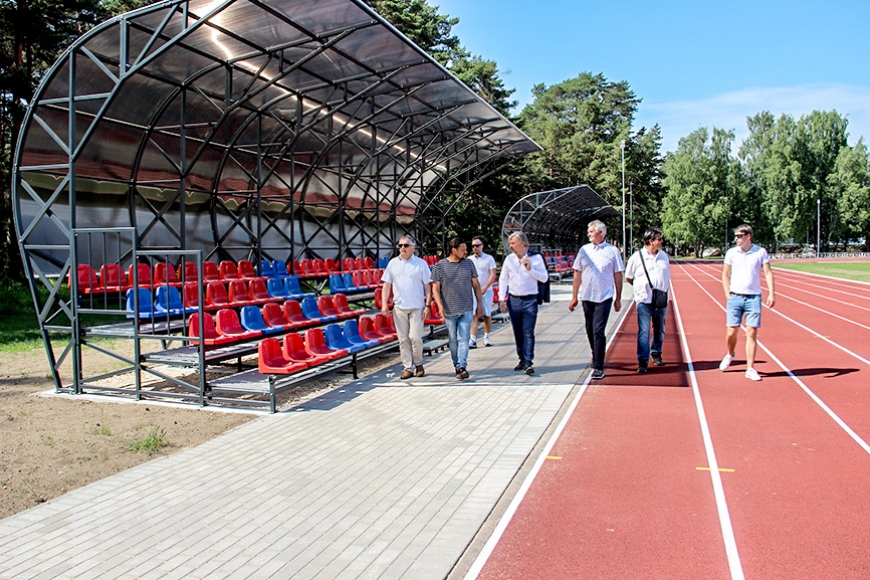 Pabeigti darbi Zvejnieku parka stadionā Salacgrīvā