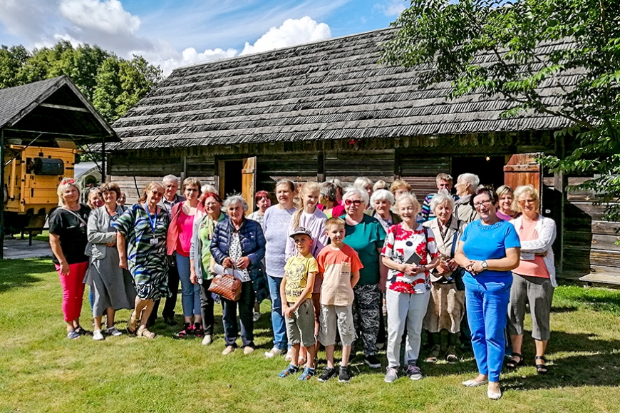 Pāles seniori ekskursijā – no Ulmaņa «Pikšām» līdz smilšu pilīm Jelgavā