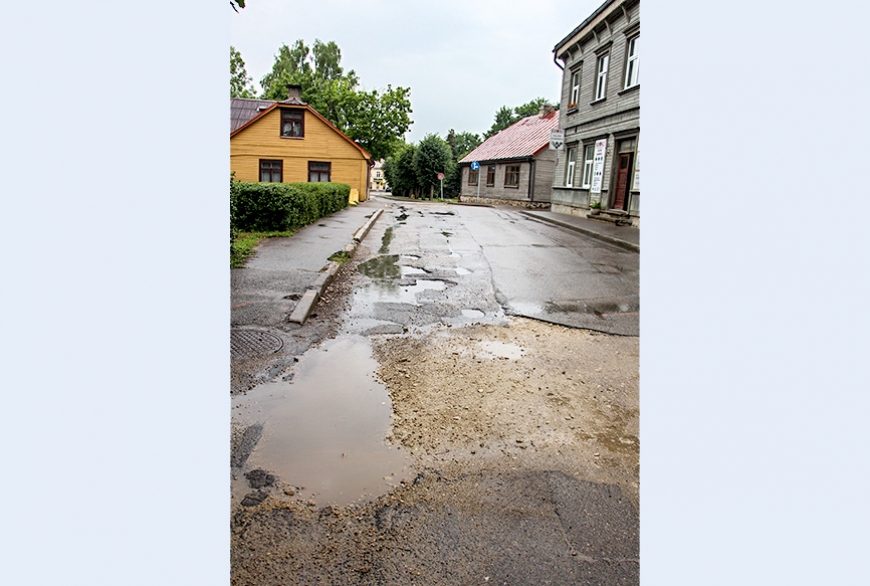 Parka ielas remonts Limbažos aizkavēsies