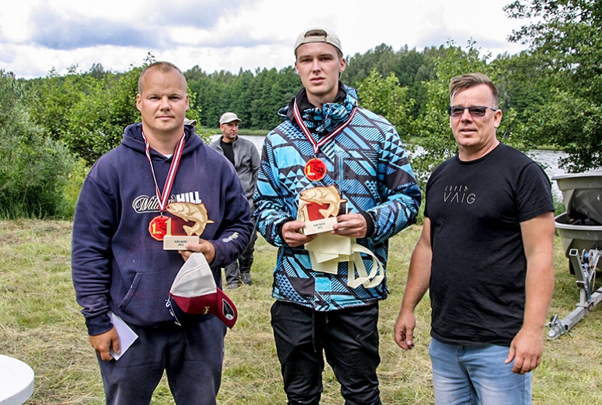 Āsteres ezers makšķerēšanas sacensību dalībniekiem ne visai vēlīgs