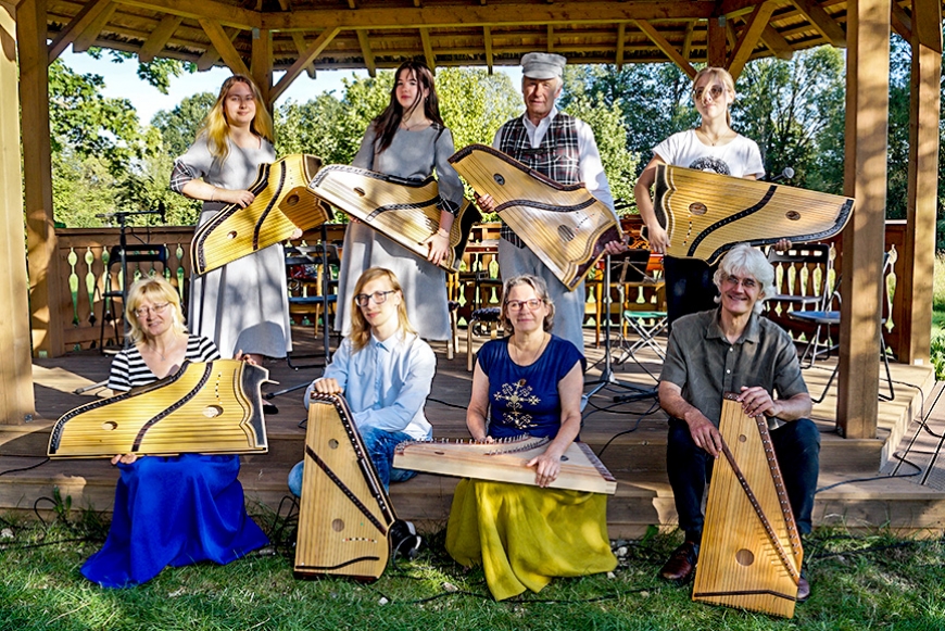 Mūspuses muzikanti cītarkokles spēlmaņu saietā