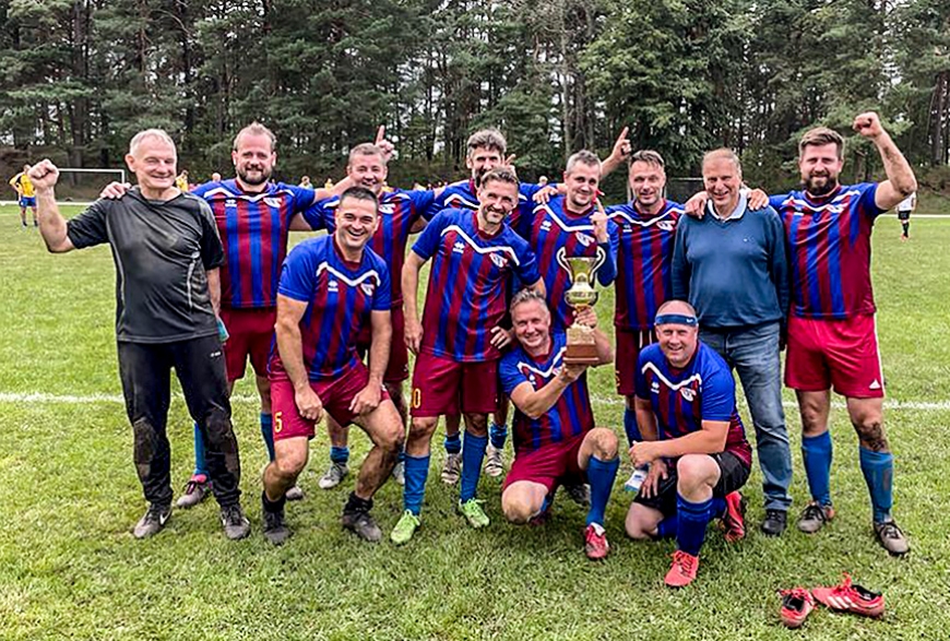 Roberta Spuriņa piemiņas turnīrā uzvar Salacgrīvas futbola veterāni