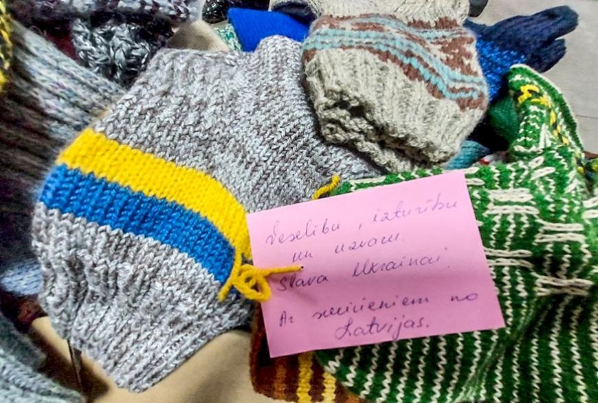 Adījumu akcija Ukrainas aizstāvju atbalstam