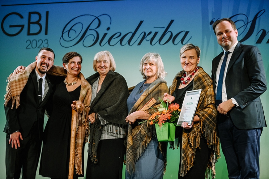 Lēdurgas biedrība «Smailes» saņem Gada balvu mūžizglītībā