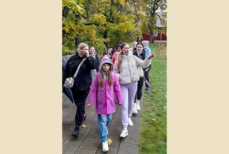 Ukraiņu bērni apmeklē Latvijas skaistāko vietu