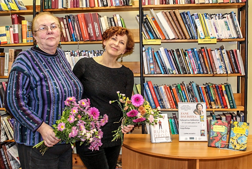 Salacgrīvas bibliotēkā viesojās grāmatu autore Zane Daudziņa