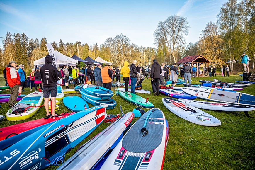 138 airētāji izaicināja sevi 100 kilometru SUP maratonā Salacā