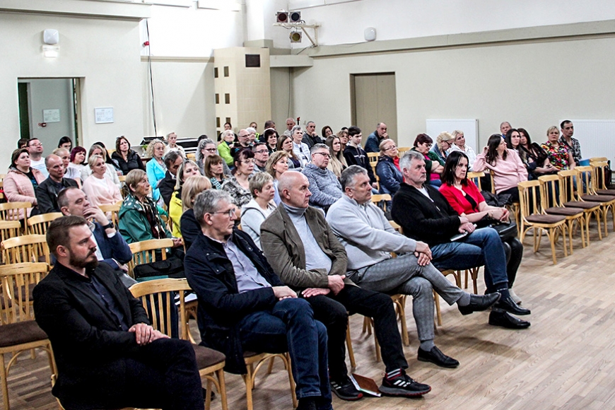Ainažos iedzīvotāji tiekas ar novada pašvaldības amatpersonām