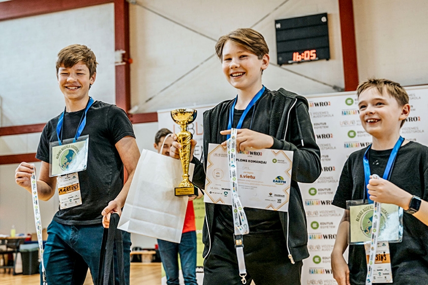 Alojas Ausekļa vidusskolas komanda dosies uz Pasaules robotu olimpiādi Turcijā