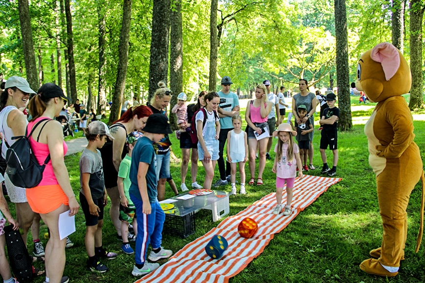 Limbažos atkal skan aicinājums «Mammu, tēti – sportosim!»