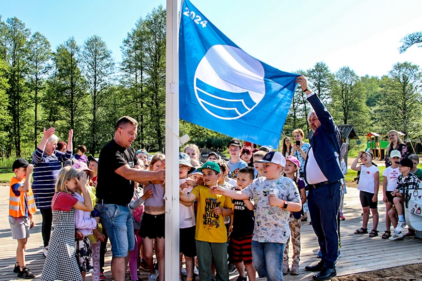 Limbažu Lielezera pludmalē Zilais karogs plīvo jau desmito gadu