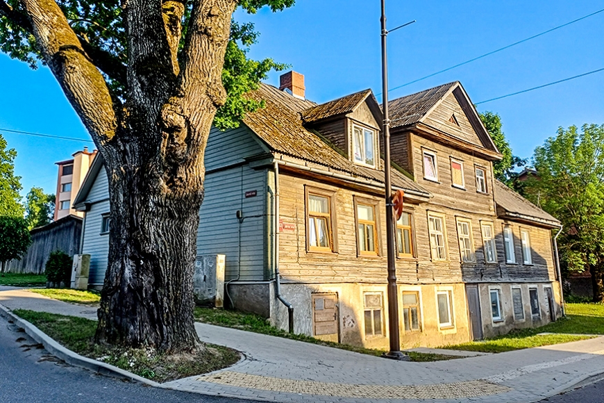 Pašvaldība atbalsta trīs vēsturisko ēku atjaunošanu Limbažos