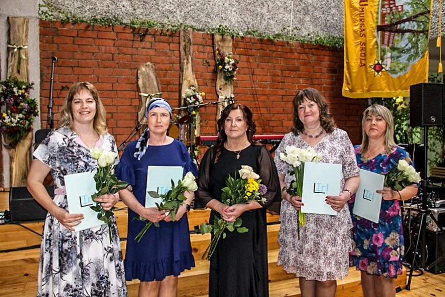 Umurgas skolas 170. jubileja – vasarīgi priecīga atkalsatikšanās