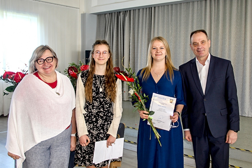 Ziedoņlaikā atkal svētki zinātkārajiem un viņu pedagogiem