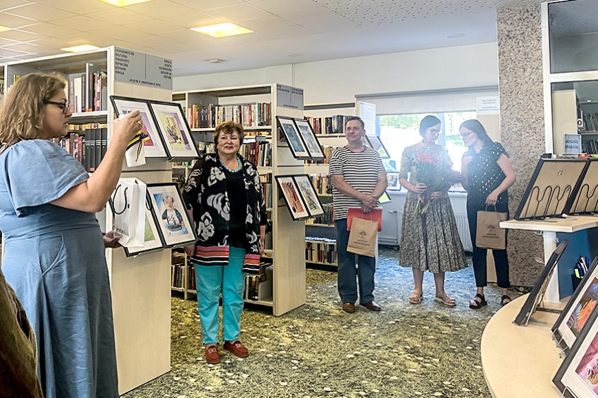 Limbažu Galvenajā bibliotēkā atklāta ukraiņu karikatūrista Olega Lokteva izstāde «SMAIDS. UA»