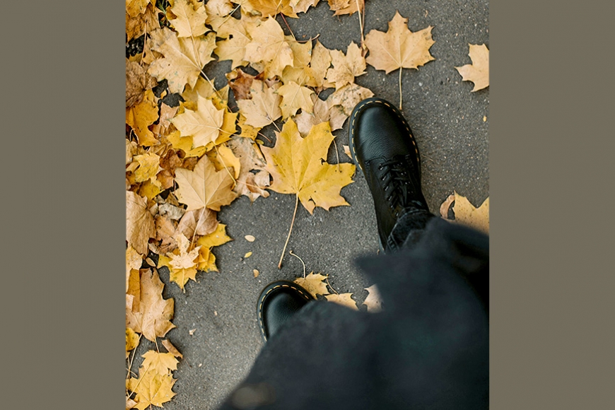 No sandalēm uz rudens zābakiem