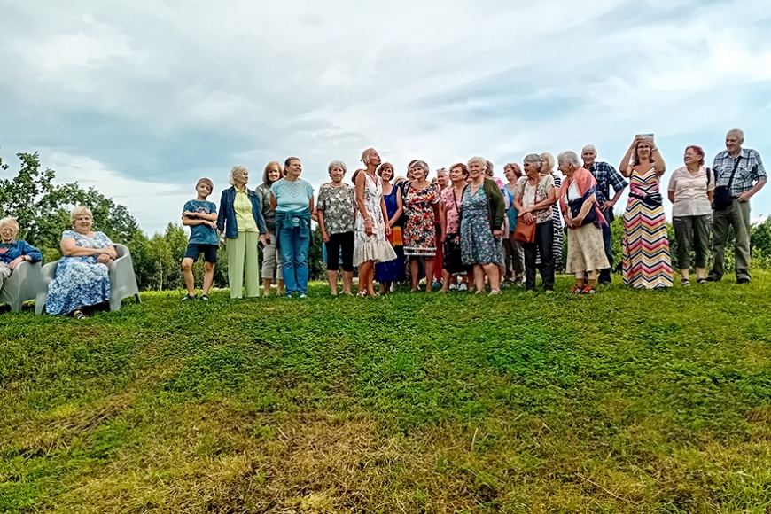 Pāles seniori ekskursijā «Pasmaidi, sirds gaiša kļūs»