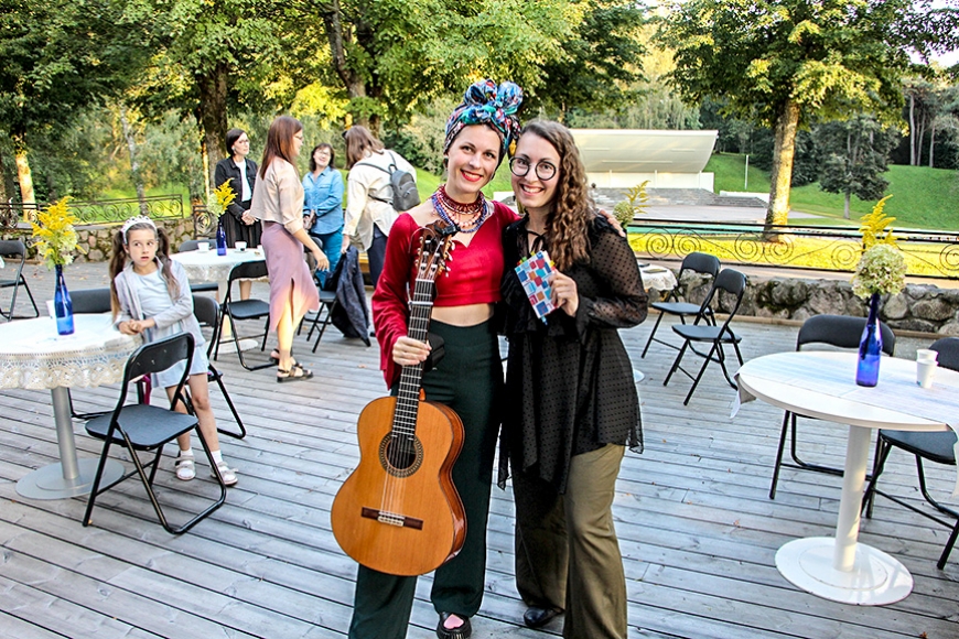 Pie sirds durvīm septembrī klauvē dzeja