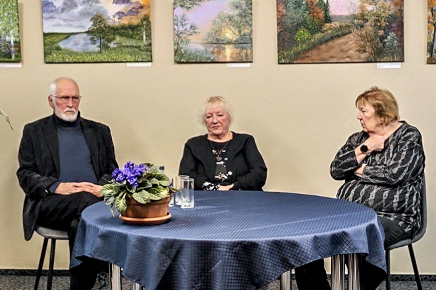 «Maza, skaista, klusa pilsētiņa» jeb tikšanās ar Ingu Jērumu, Leldi Kalēju un Agri Māsēnu