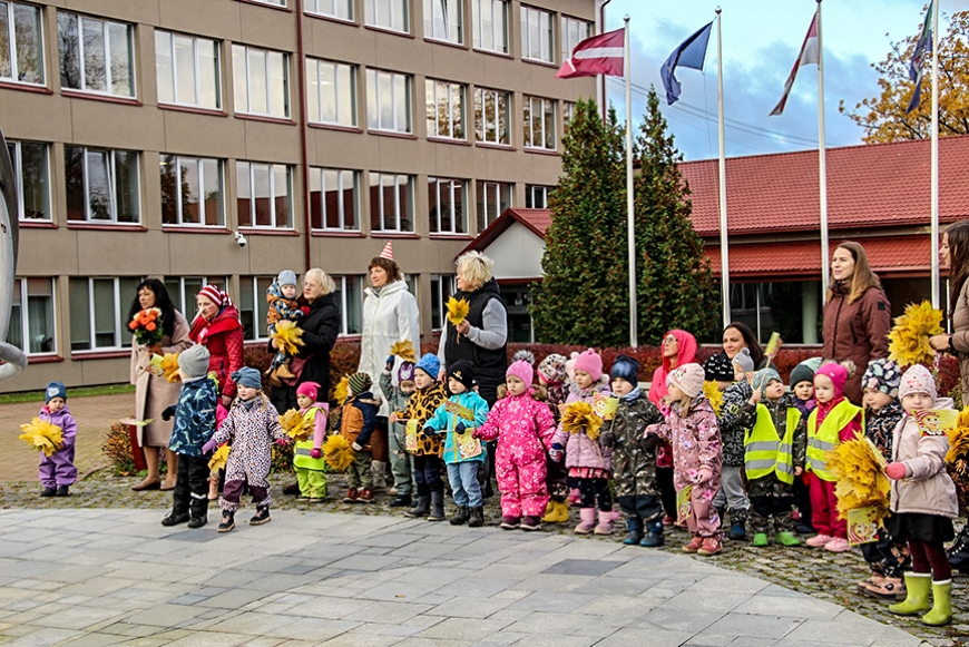 Limbažu «Buratīno» priecājas savā 80. dzimšanas dienā