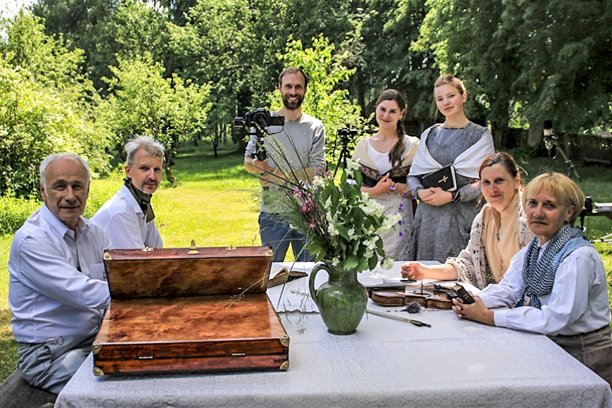 Pabeigta cītarspēles videoapmācības filmēšana