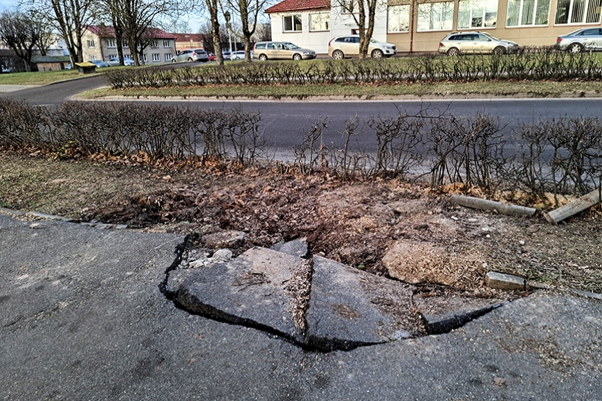 Līdz Ziemassvētkiem Limbažos sola novākt nesmukumu Jaunajā ielā
