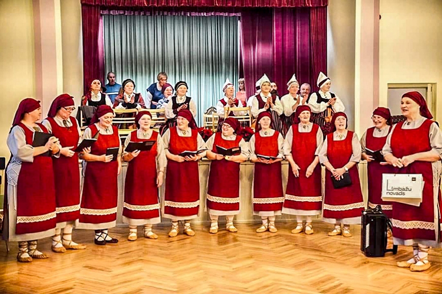 Pociema «Draiskās vīgriezes» daudzina rudens ražu Sēļu muižā