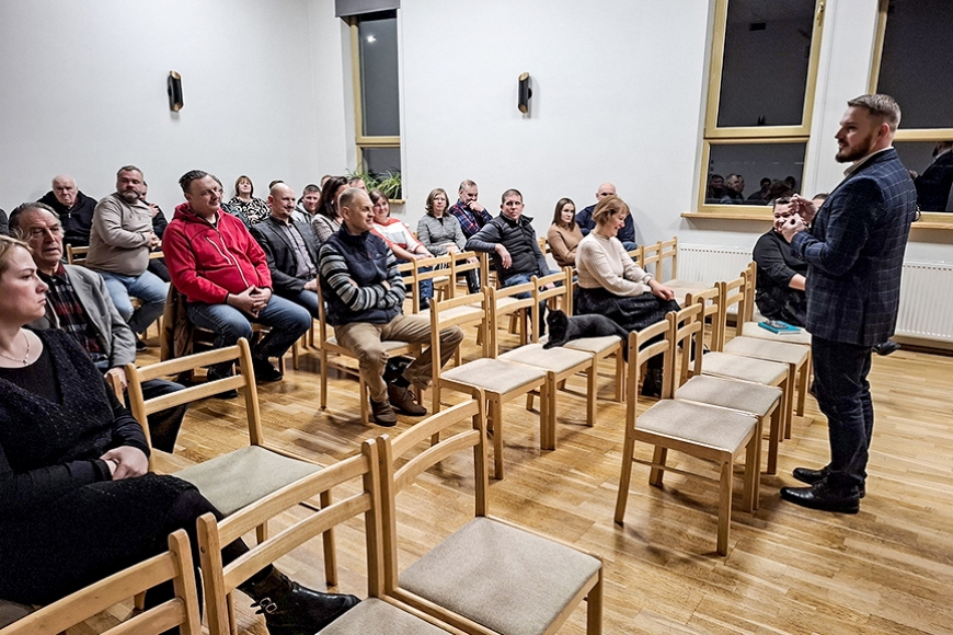 Vidrižos saruna ar iedzīvotājiem par pagasta pakalpojumu sniegšanas centru un dažādām problēmām