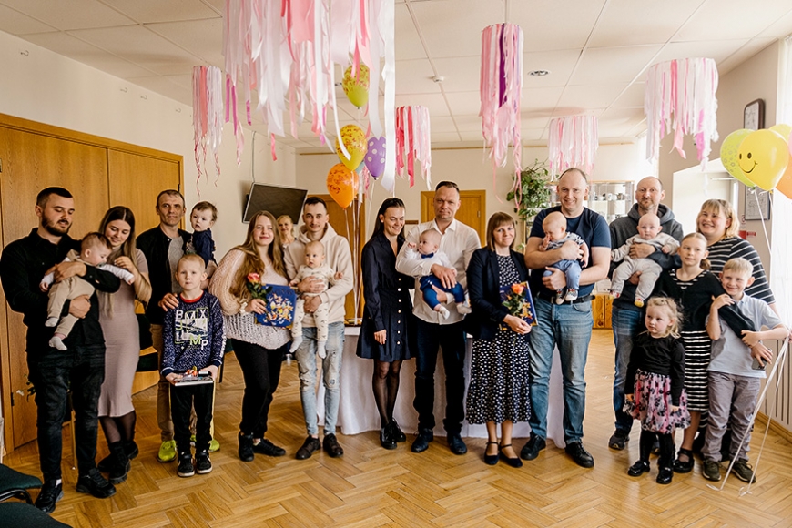 Katvaru pagasta iedzīvotāju saimi kuplina septiņi mazuļi