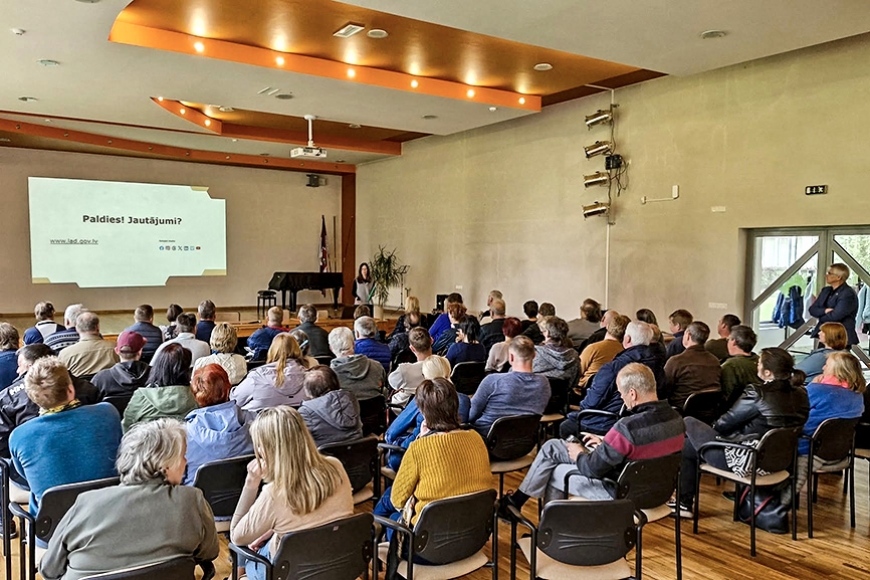 Limbažos lauksaimniekiem stāsta par aktualitātēm nozarē