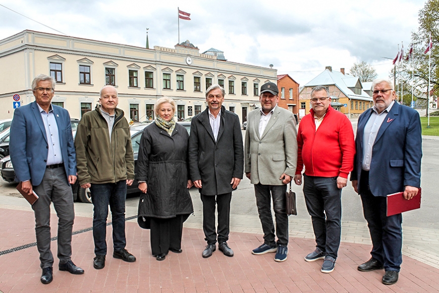 Pašvaldību vēlēšanu gaidās dodam vārdu politiķiem