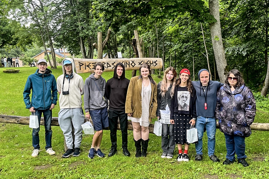 Jaunieši radošajā darbnīcā Liepupē iepazina dokumentālo kino